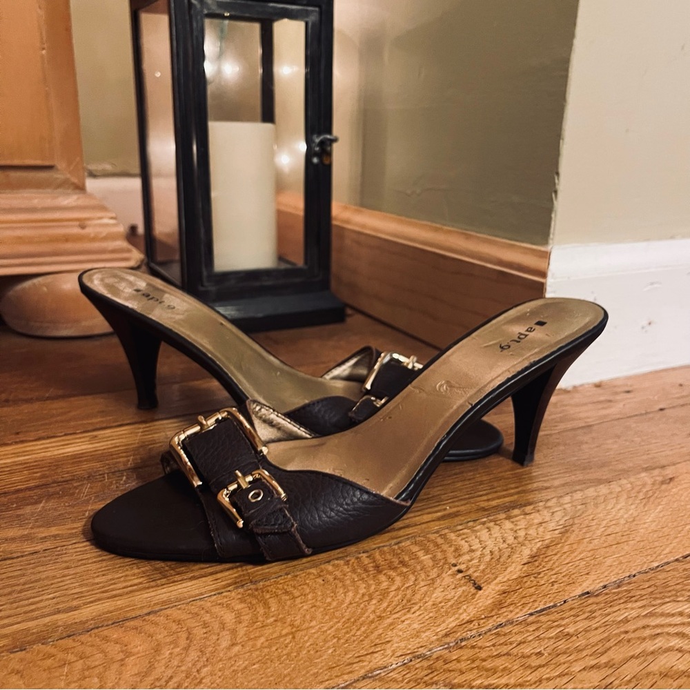Apt. 9 Dutches vintage kitten heels | size 8.5 | Brown leather with gold buckles